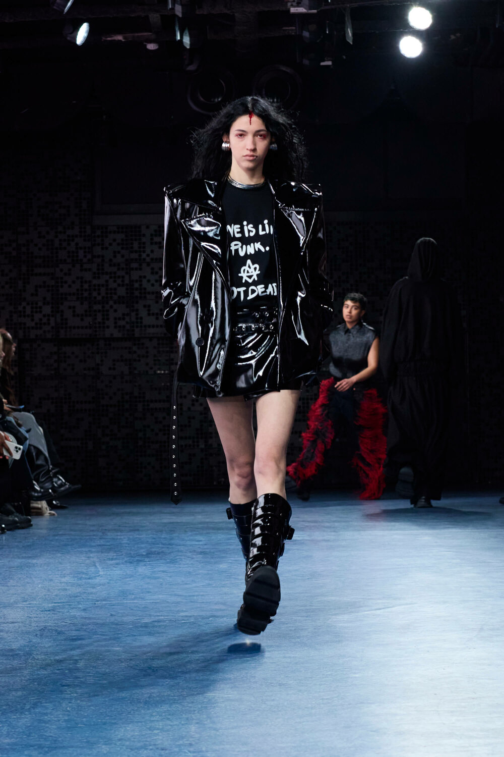 Fashion Show AW25-33